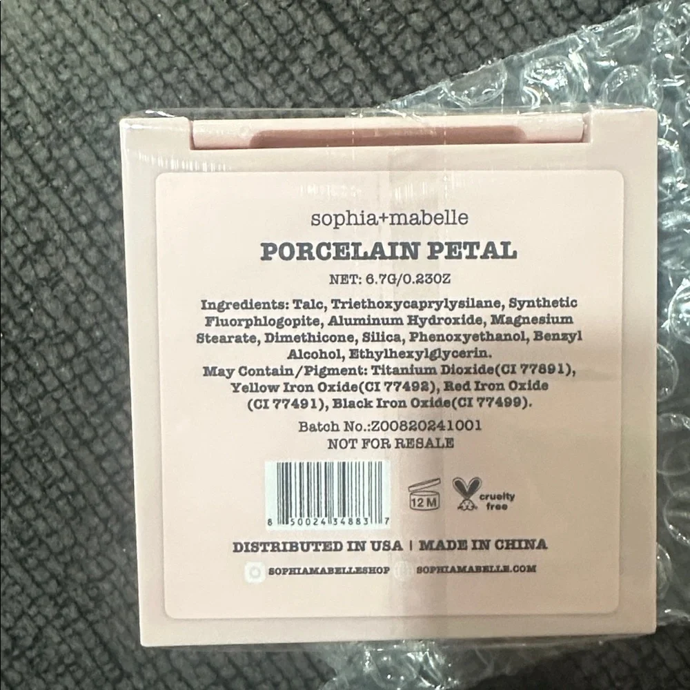Sophia + Mabelle Finishing Powder porcelain petal
